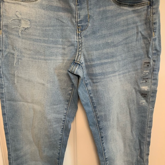 SO Blue Distressed Jeggings new. Size 14 girls. - Picture 6 of 12
